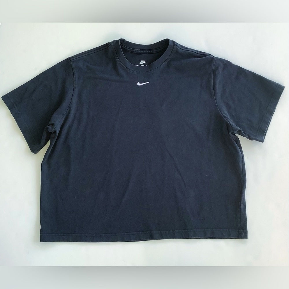 Nike Black Cropped Loose Fit Tee